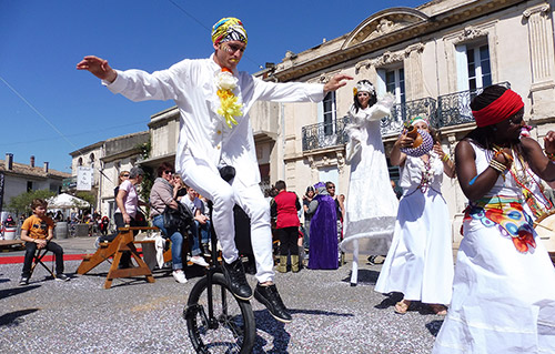 Acrobates monocycle, artistes - Labo M Art