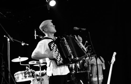 Musiciens Accordéoniste voyage autour du monde Labo M Arts